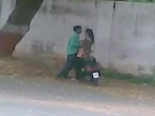 Indiai párok szex -ban nyilvános