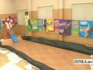 Z napisami japońskie amatorskie bowling gra z czworokąt